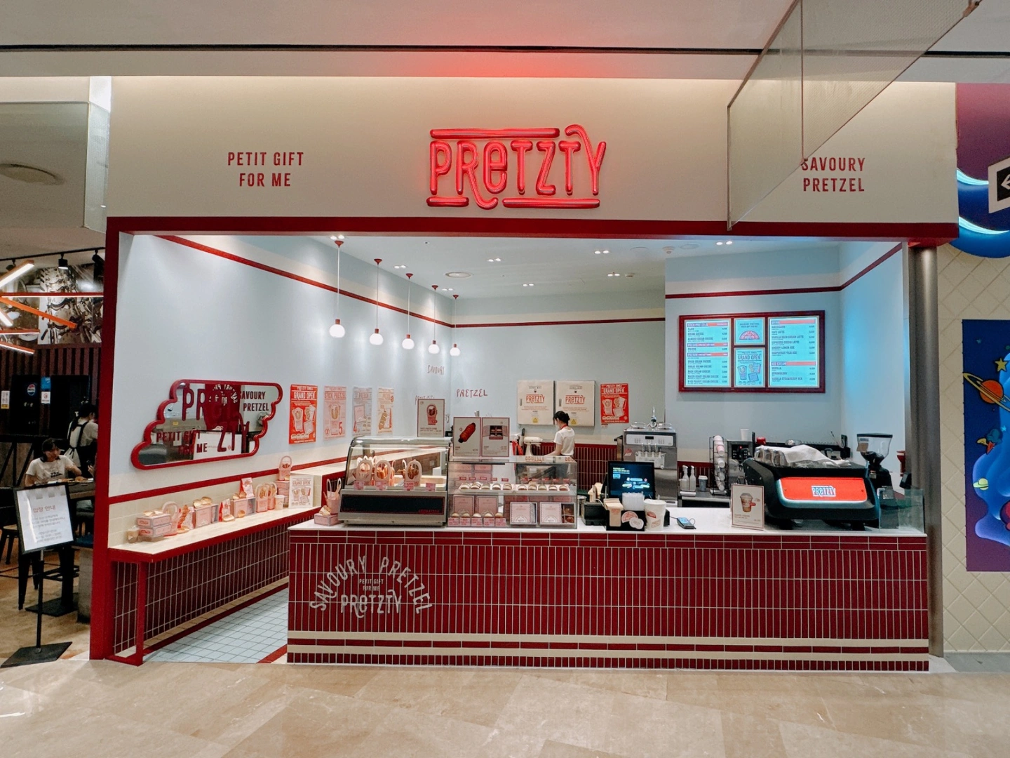 Prettit Lotte World Mall